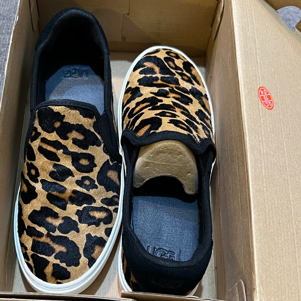UGG Womens Cahlvan Butterscotch Panther Print Cow Hair Slip-On Sneaker Size 6 - Picture 6 of 6